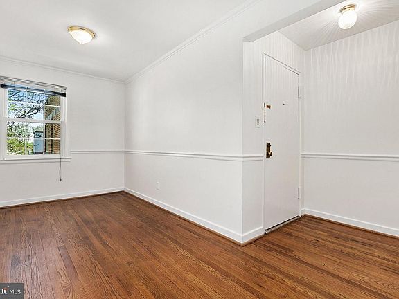 4th image of 2211 Washington Ave APT 303