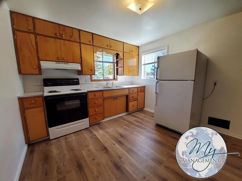 $1355 | 2-bed 1-bath Duplex w/garage | Twin Falls, ID — Photo 2