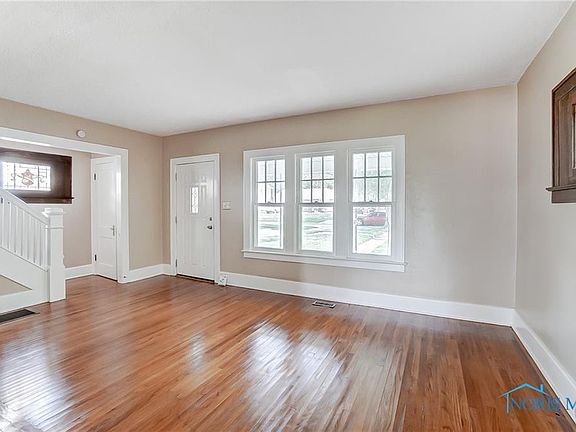 5th image of 2327 Eastbrook Dr