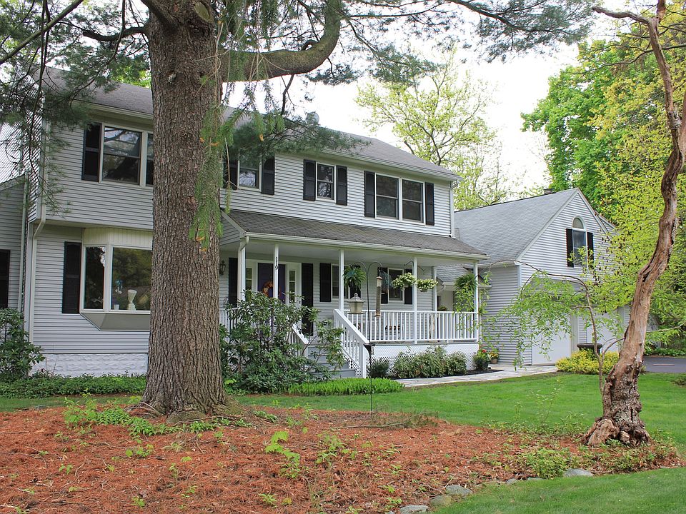 2nd image of 119 W End Ave