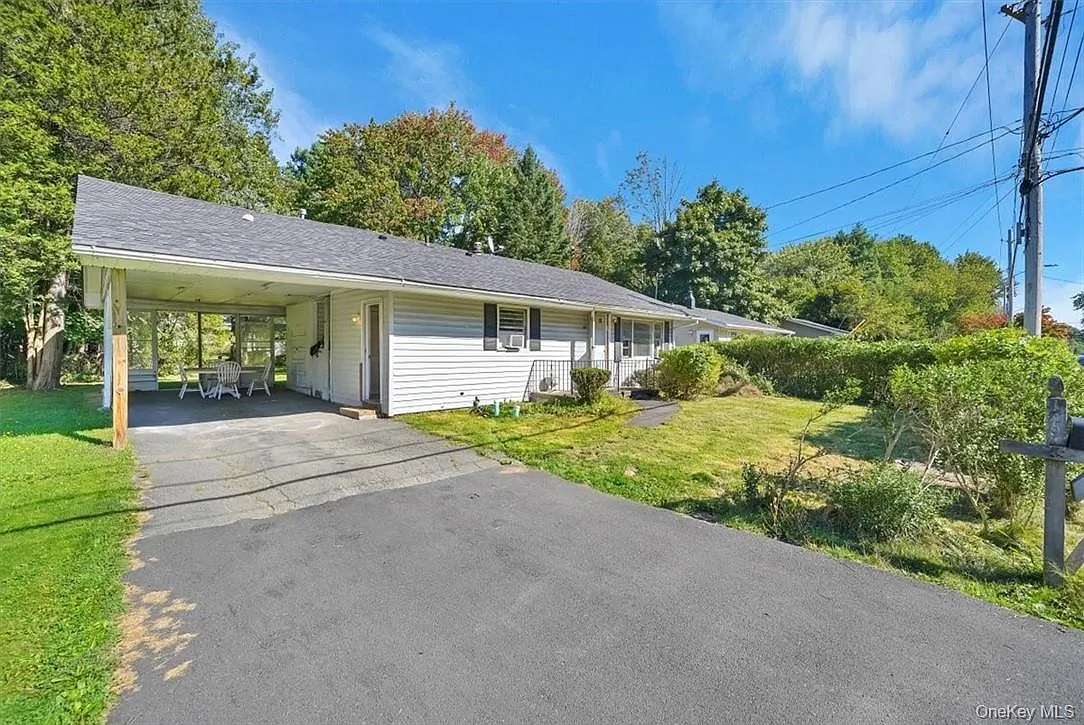 3 bed, 1.0 bath, 952 sqft, $2,000 — Photo 2