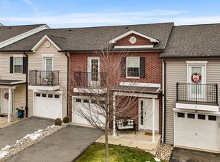 4 Gregg Ct, Newton Town, NJ 07860