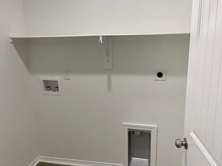 1400 Meadows Dr — Photo 11