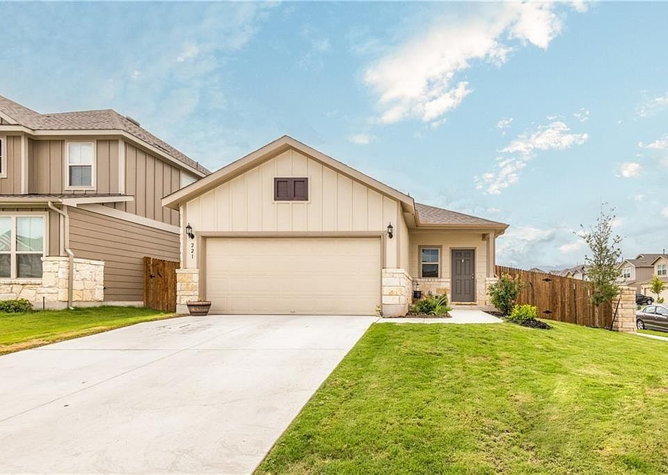 1st image of 221 Compania Dr
