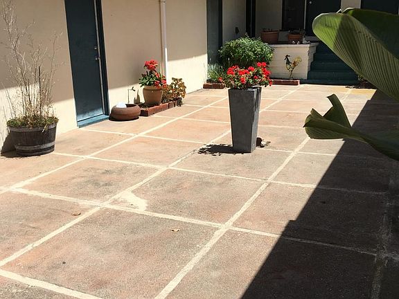 5th image of 116 Palos Verdes Blvd APT A