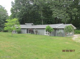 12398 Aalfs Rd, Buchanan, MI 49107