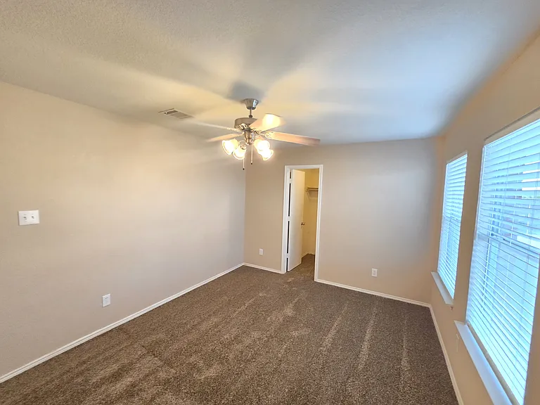 8138 Mossberg Dr — Photo 41
