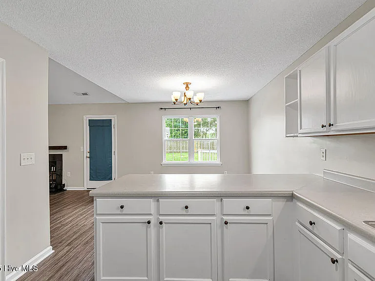 201 Ross Ct — Photo 16