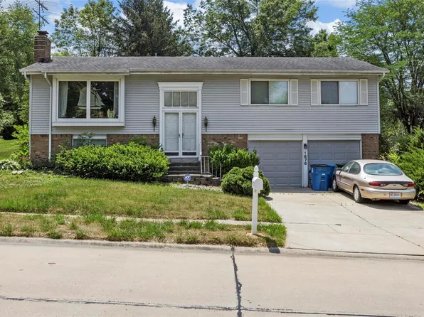 1876 Arrowpoint Dr, Saint Louis, MO 63138