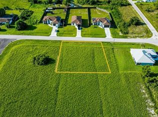 813 Jaguar Blvd, Lehigh Acres, FL 33974