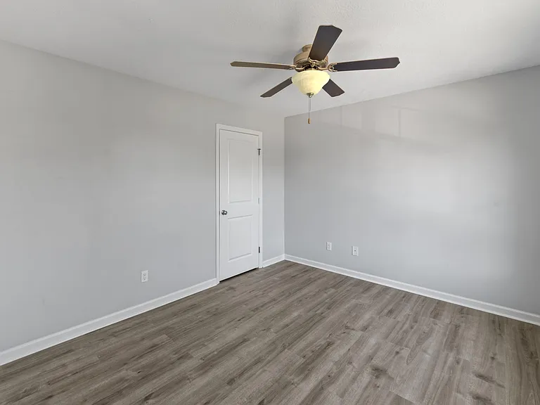 609 Brighton Cir — Photo 34