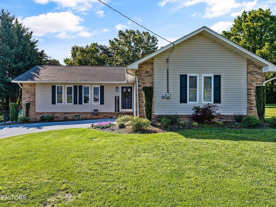 1st image of 1011 Oxford Hills Dr