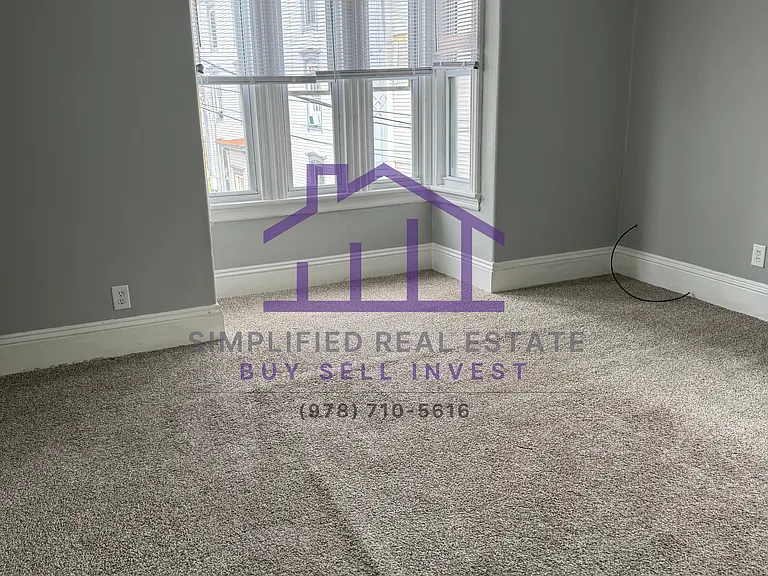 72 Pleasant St #4 — Photo 2