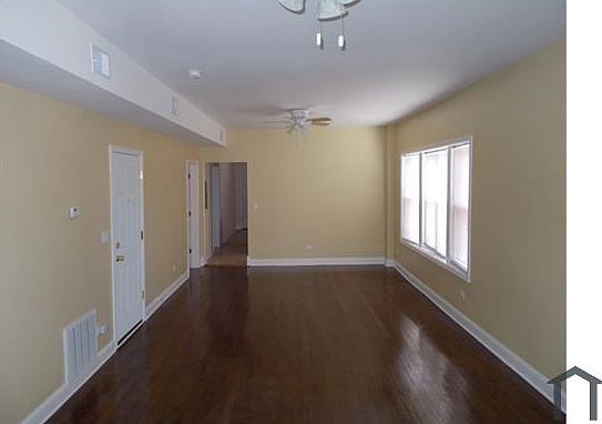 1st image of 7525 S Ridgeland Ave #2