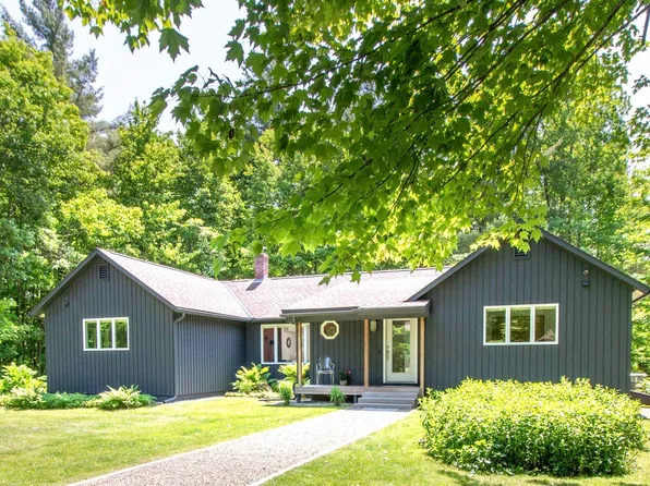 1017 Mayhew Road, Jay, VT 05859