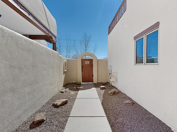 2nd image of 3153 La Paz Ln
