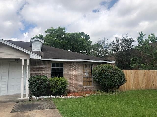 1st image of 11025 Crinkleawn Dr