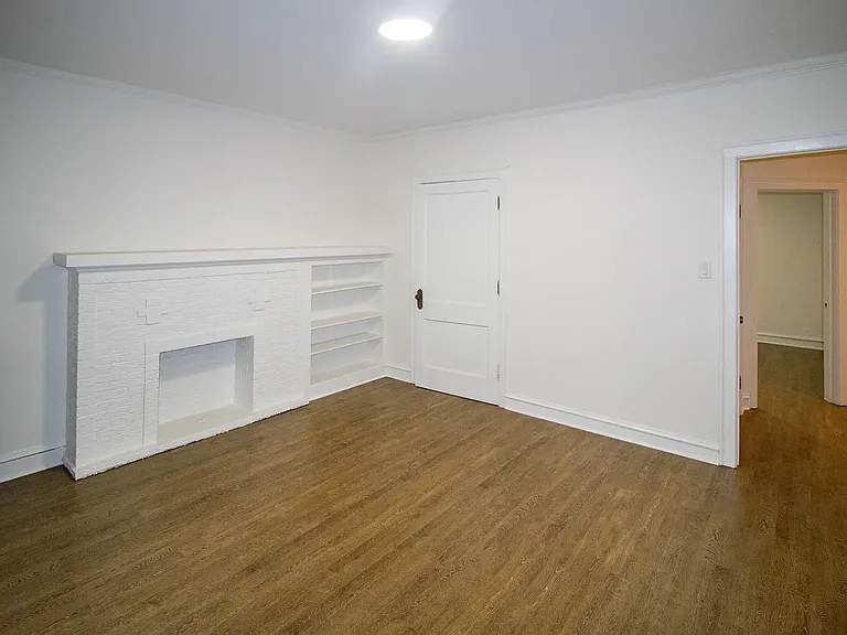 11136 S Vernon Ave #1B — Photo 4