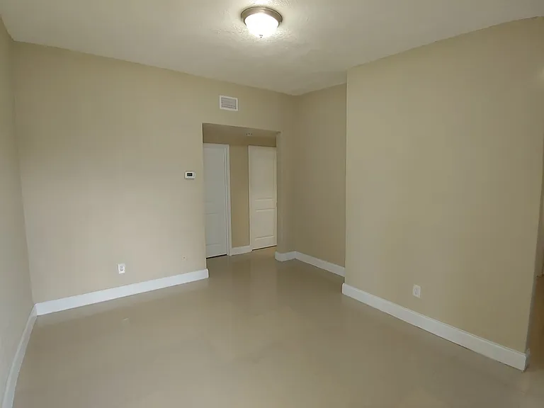 2351 Keith St — Photo 3