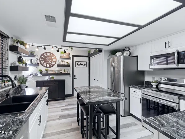 9427 W MCRAE Way, Peoria, AZ 85382