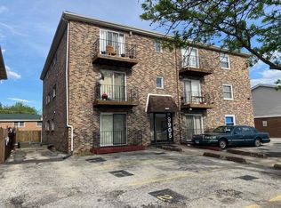 9905 Ridgeland Ave #8, Oak Lawn, IL 60453