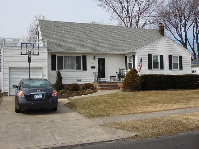 1st image of 566 Center Chicot Ave