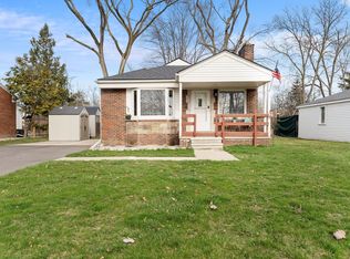 27961 Southpointe Rd, Grosse Ile, MI 48138