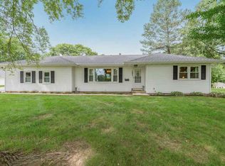 1007 W 12th St, Cedar Falls, IA 50613