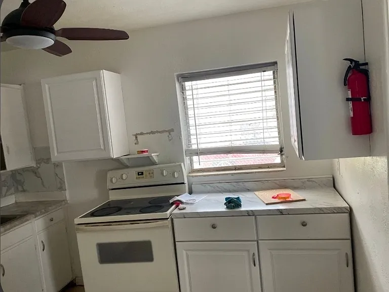 2020 W Magnolia St — Photo 12