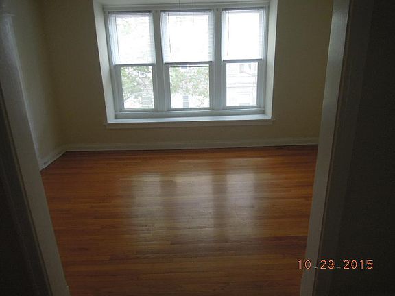 3rd image of 4951 Laclede Ave #1W