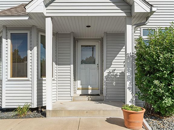 4th image of 1590 126th Ln NW