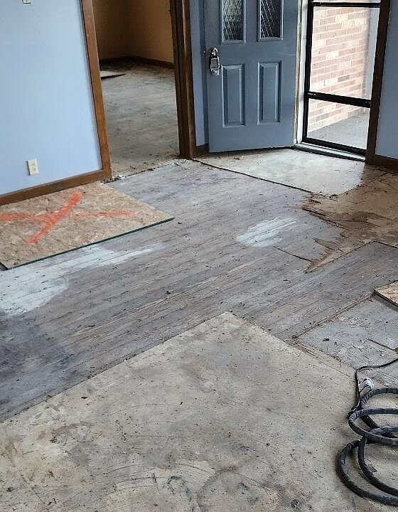 2nd image of 3102 Main St
