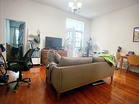 3rd image of 154 W 75th St APT 2B