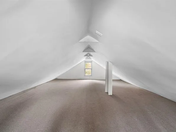 2738 Miles Avenue image 15 of 27