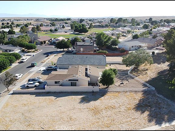3rd image of 27400 Cloverleaf Ln