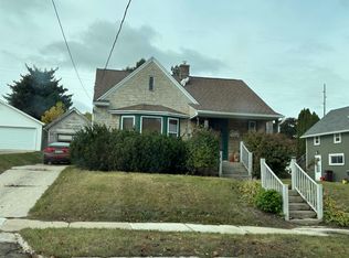 1214 S 18th St, Manitowoc, WI 54220