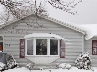 304 Pattonwood Dr, Rochester, NY 14617
