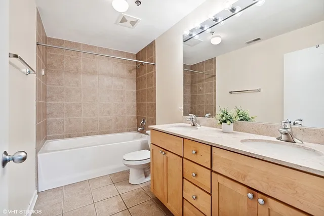 4350 N Broadway St #503 — Photo 11