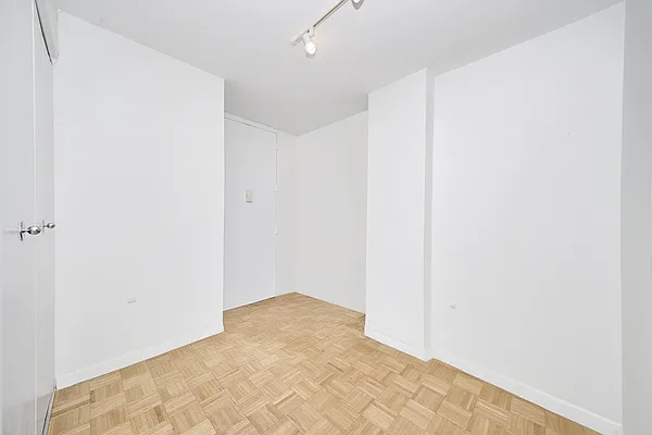 Rented by Living New York | media 25