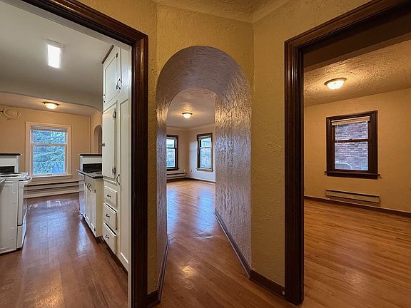3rd image of 2032 Yale Ave E APT 102