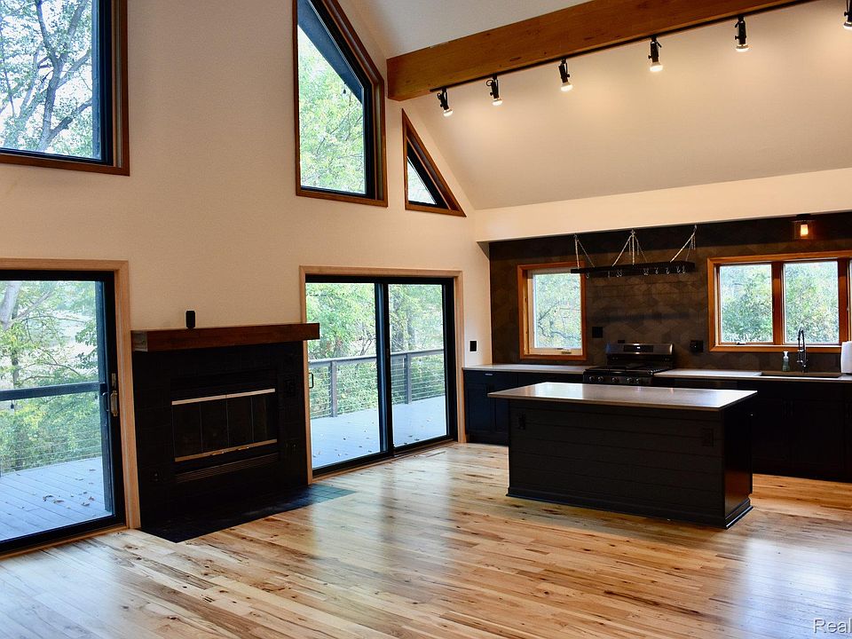 8312 Whitmore Lake Rd, photo 22