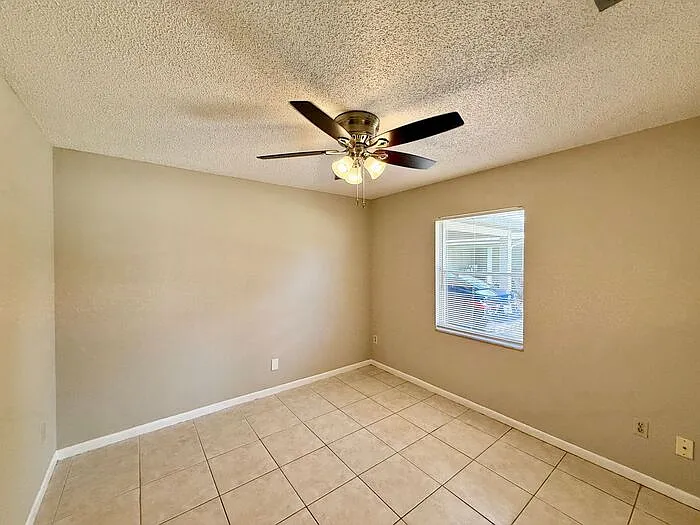 2452 E Illiana St — Photo 15