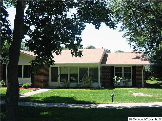 1st image of 903B Dumbarton Dr