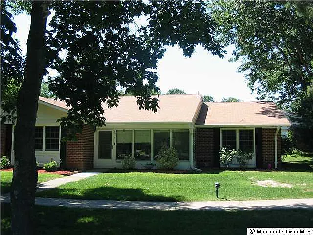 903B Dumbarton Dr photo 1