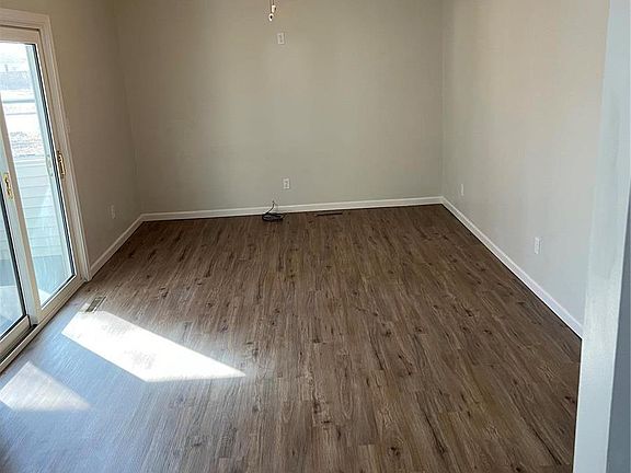 5th image of 1060 Ravenwood Dr