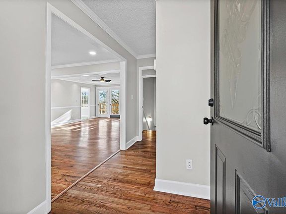 3rd image of 2504 Gaboury Ln NE