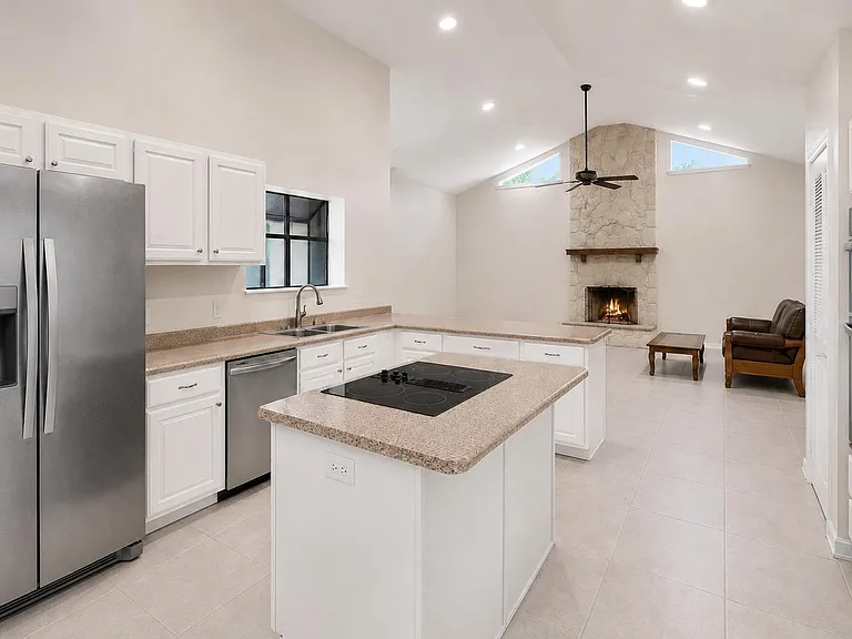 5055 NW 89th Way — Photo 6