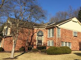 14134 Baywood Villages Dr, Chesterfield, MO