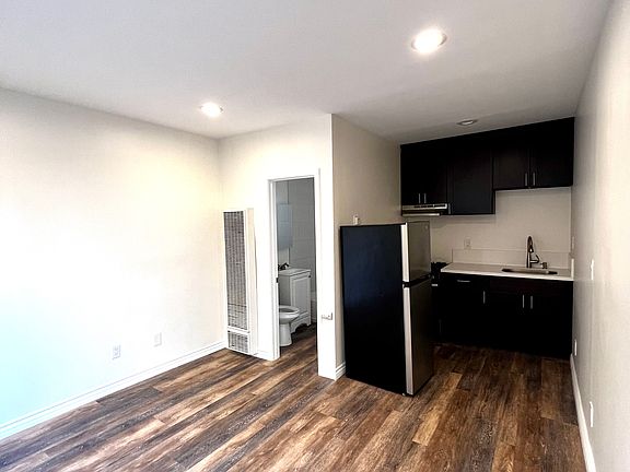 5th image of 1770 Gaviota Ave #13