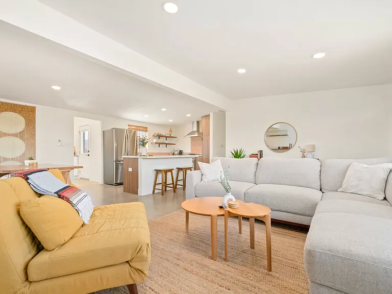 6651 Mount Shasta Ave — Photo 3